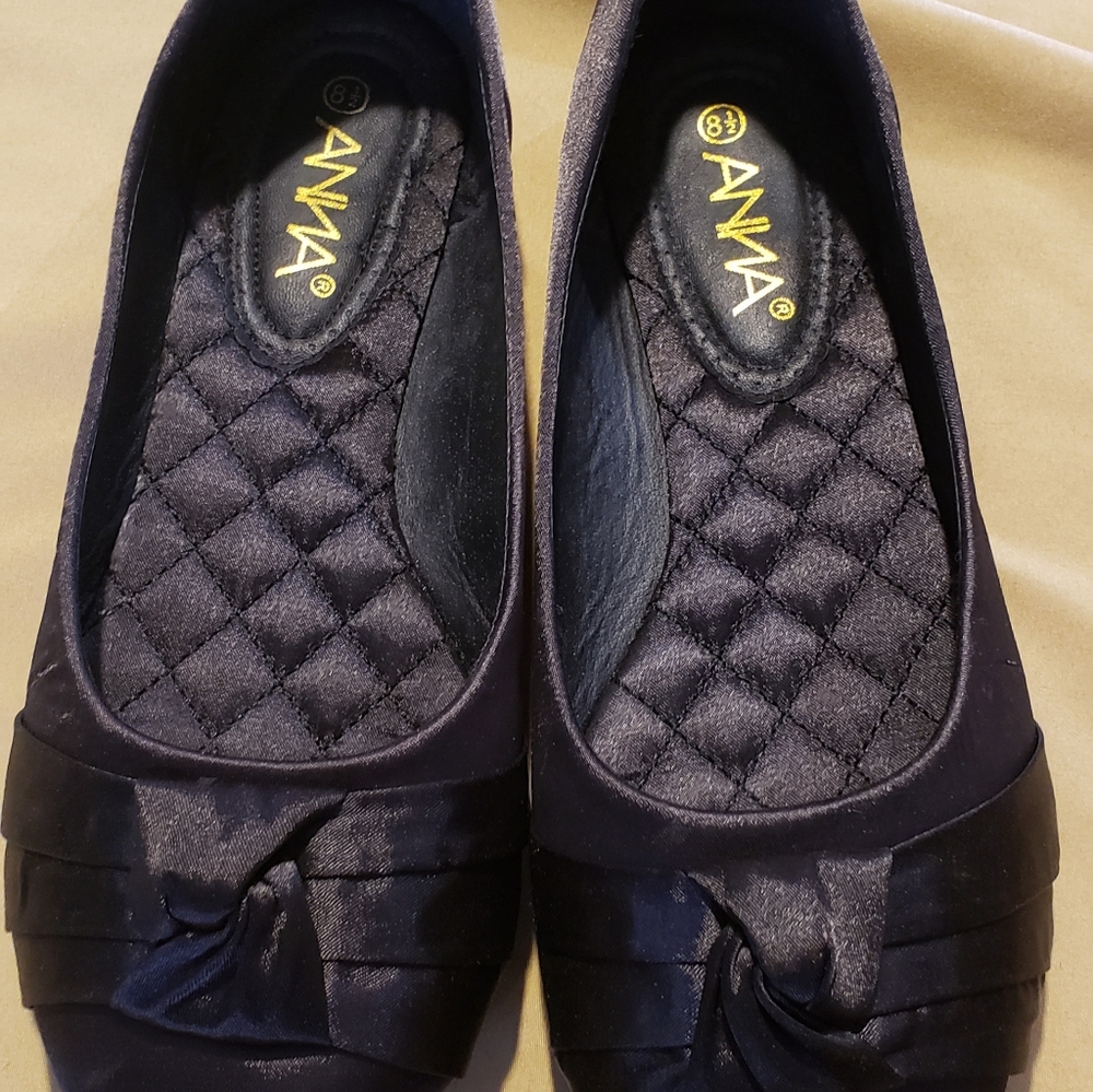 Flats - Picture 2 of 4